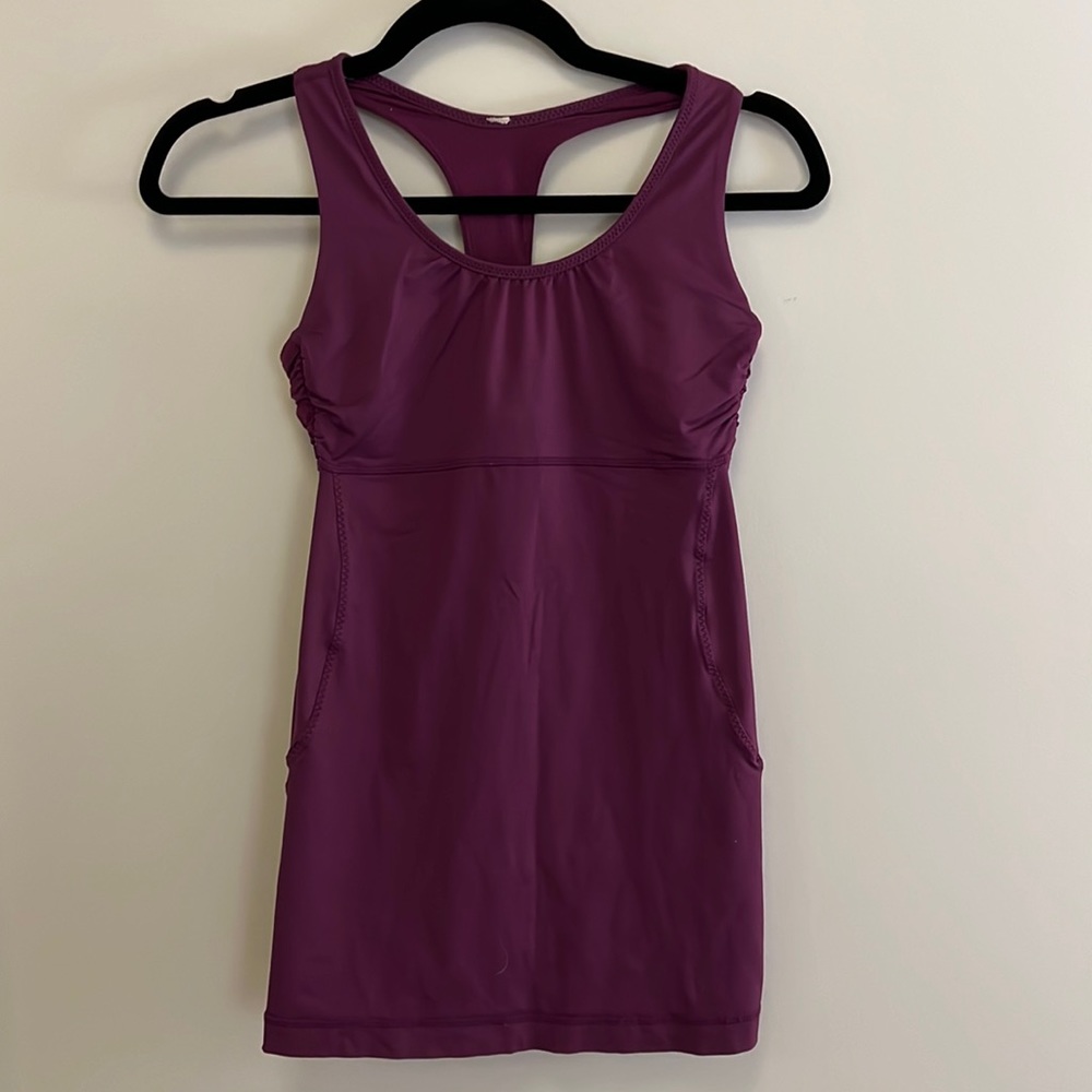 Lululemon size 4 tank